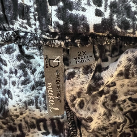 New Directions Shorts Size 2X - Picture 3 of 5